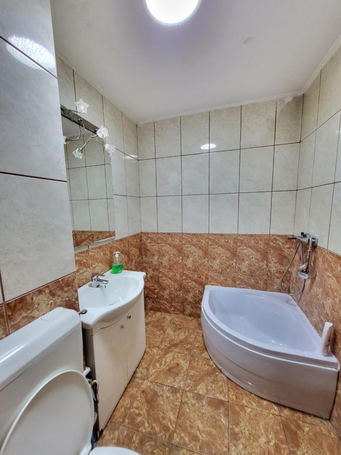 Avrig-Ferdinand Studio Bukares Bagian luar foto